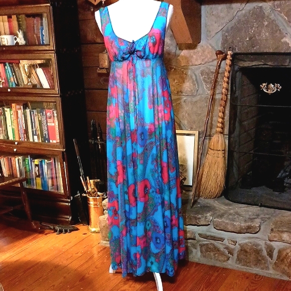 Olga 1960s Vintage Nightgown